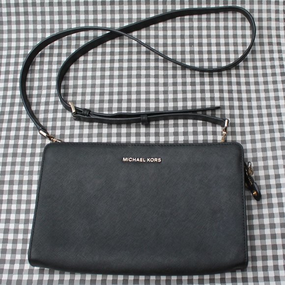 Michael Kors black purse / Jet Set Travel Crossbody - Picture 1 of 11